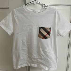Boys Burberry pocket t-shirt size 8y.